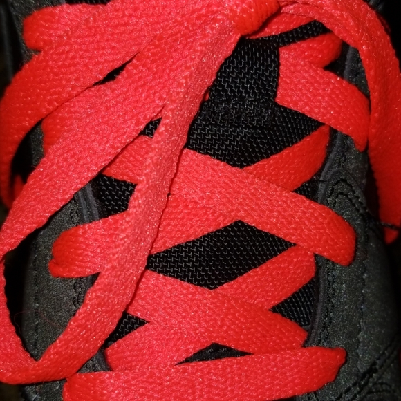 Sneakers - Picture 5 of 6